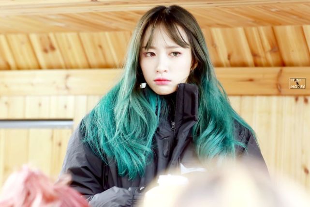 当女爱豆们染上绿发