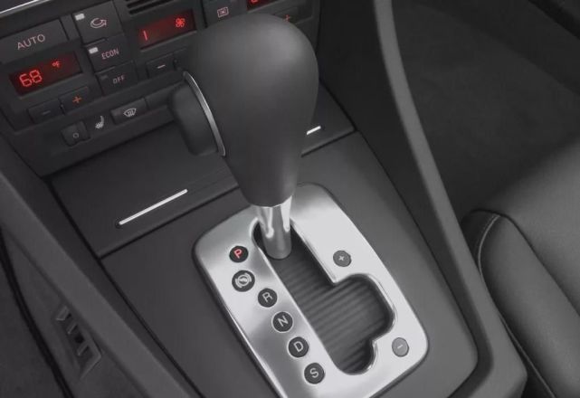 自动挡车入门第一篇:弄清档位功能,玩转换挡操作|变速箱