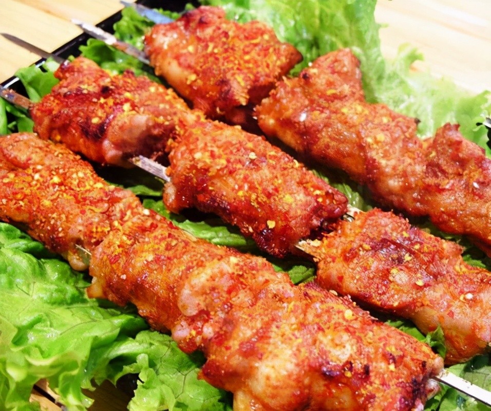 吃完烤面筋之后,又尝了一下他们家的烤鸡柳,鸡柳这种速冻食品,本身就