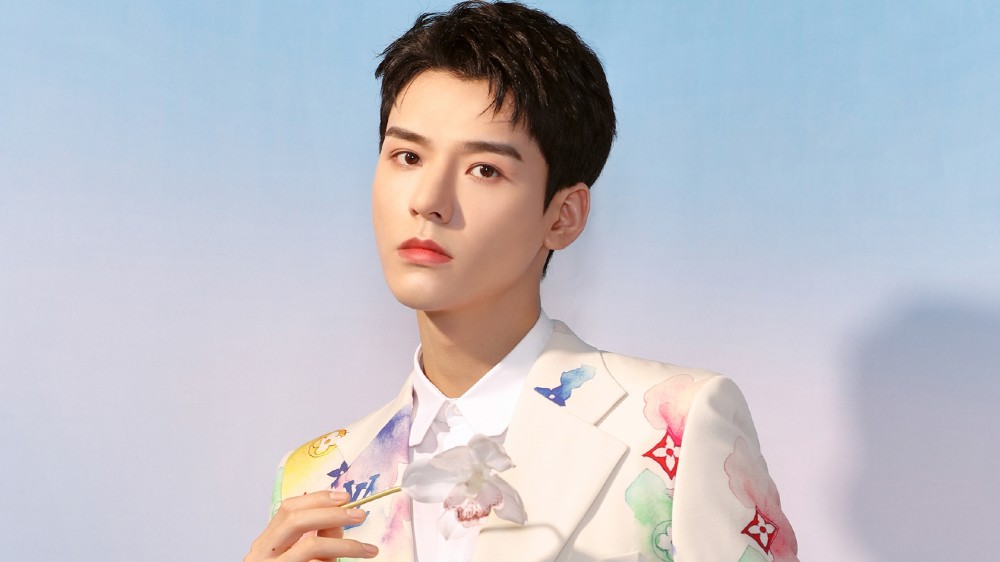 如何评价龚俊的唱功维基百科给出了官方的答案龚俊谢谢肯定