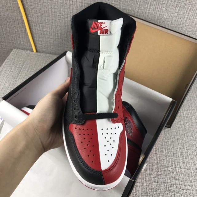 airjordan1homagetohome阴阳白红小丑