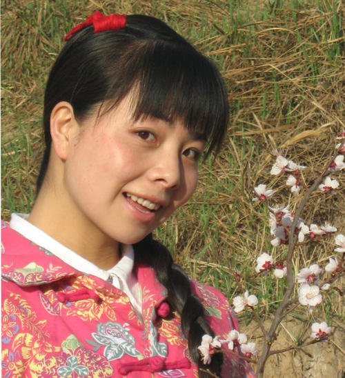 央视曾为她破例,嫁相识15年青梅竹马,35岁王二妮生活超幸福