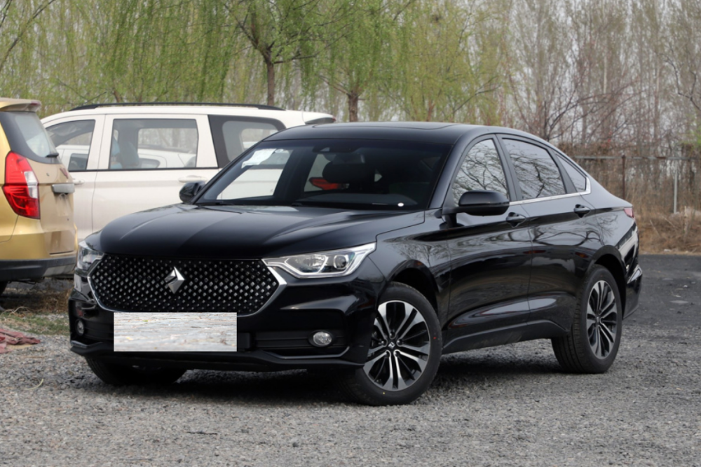 宝骏rc6掀背造型比思域帅丐版配15t独立悬架848万