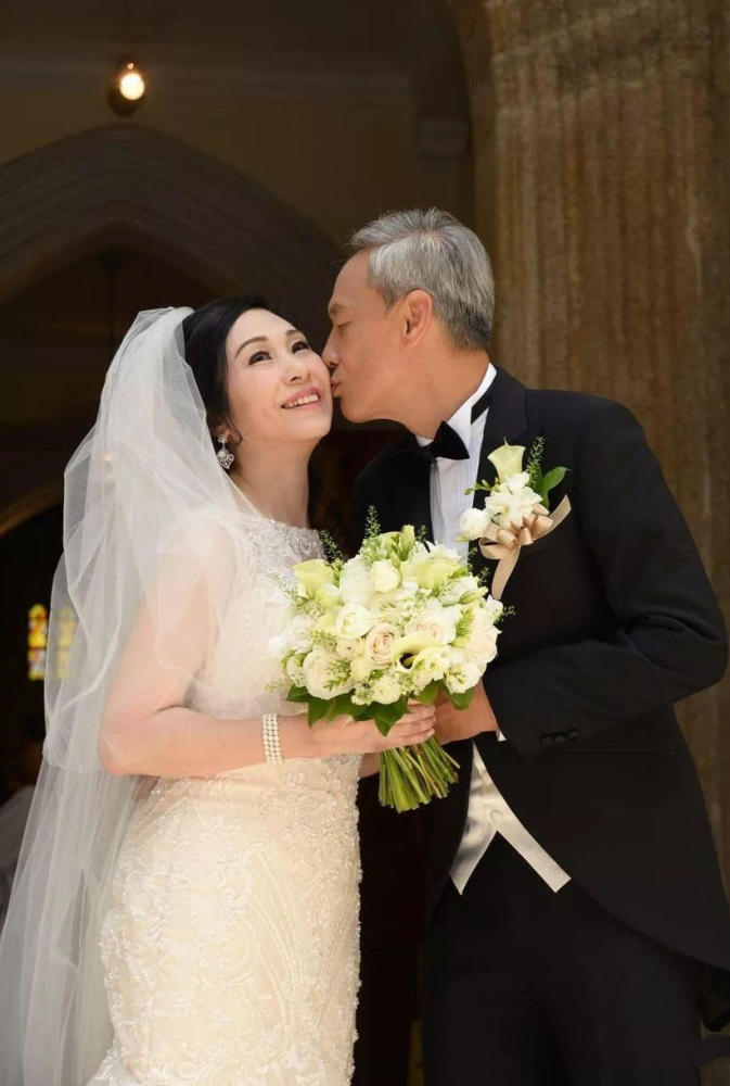 tvb金牌绿叶陈荣峻放弃内地发展机会只因妻子患罕见病