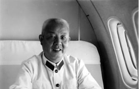 上级让他任政委他想先任副职了解一下部队情况再当政委