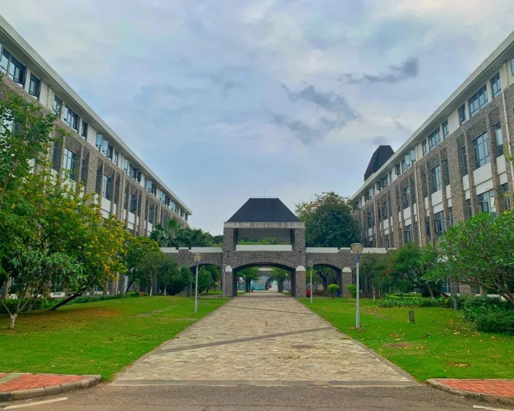 瞧这就是我们多彩东软的清晨