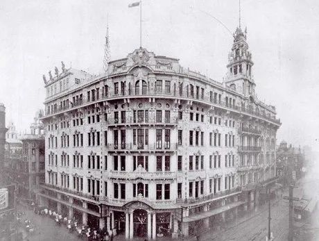 以《地理经济学家》杂志记者的身份,住进了永安公司楼上的大东旅社