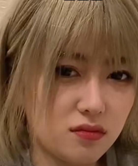 游戏陪玩咬米真实素颜曝光除了黑眼圈没缺点怪不得要收416