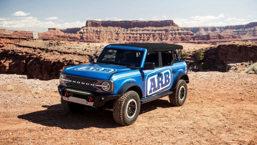 尾箱抽屉以及车载冰箱 都是arb的成熟产品短款前杠其经典越野改装产品