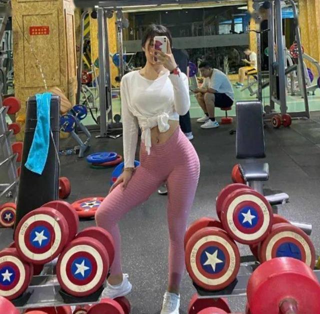 1米85东北米影∩,颜值高身材好,多练这项运动或许你也行