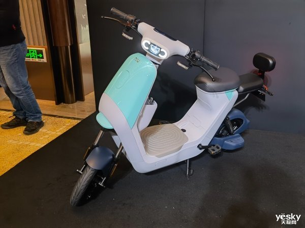 fc系列首度亮相小牛发布2021春季新品