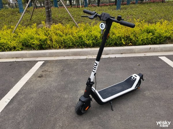 fc系列首度亮相小牛发布2021春季新品