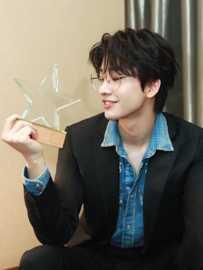 "大家好,我是连淮伟工作室的连淮伟!"—青你3第三弹