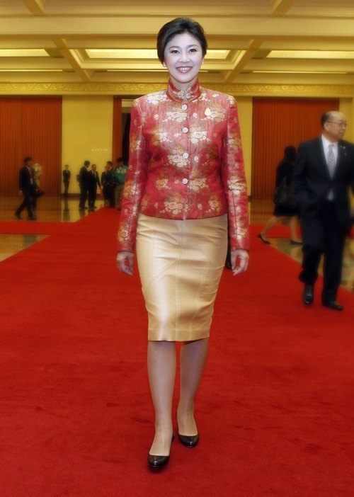 好一个行走的衣架子泰国前美女总理英拉