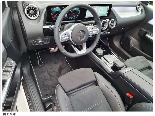 奔驰全新b级运动旅行车实拍搭13t引擎双联大屏内饰质感升级