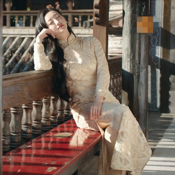 景甜司藤华丽旗袍复古造型实力演绎人间富贵花