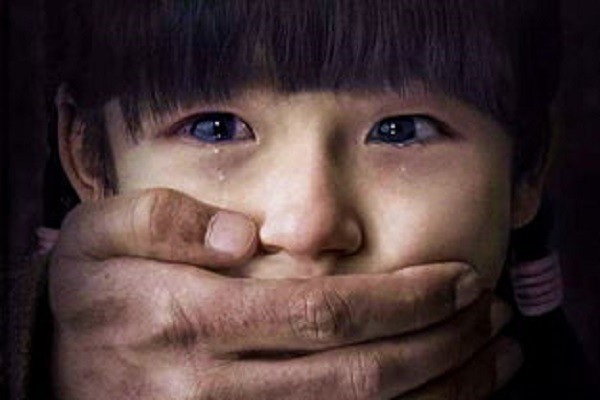 17岁少女被拐卖,反将女人贩子卖了500元,最终被判无罪_腾讯新闻