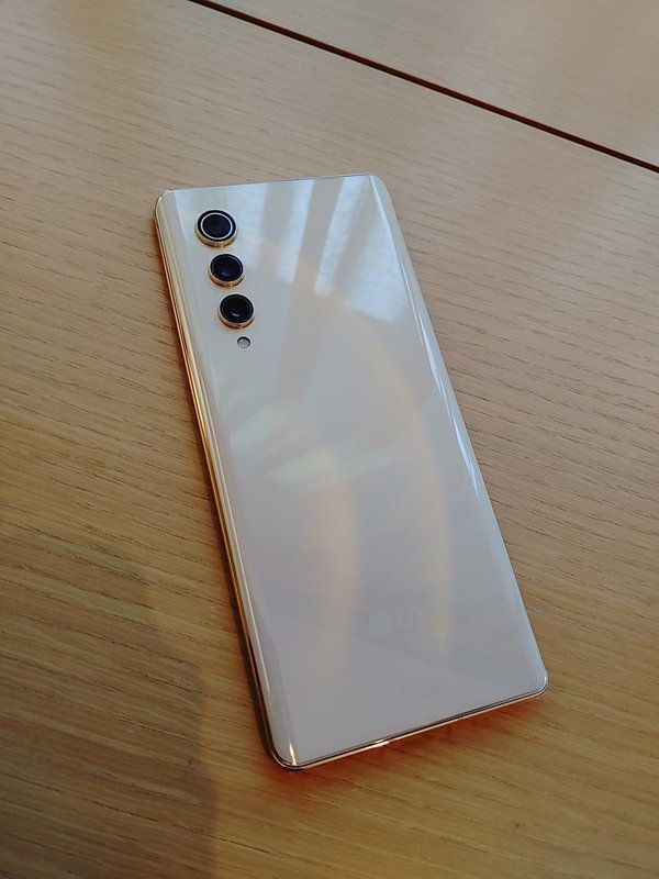 lg手机遗作lgv70曝光代号rainbow定位旗舰