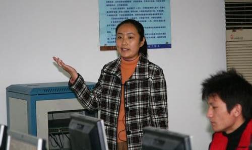 女博士因不愿同住惹怒婆婆,被砍10几刀身亡,门当户对有多重要|董岗彪