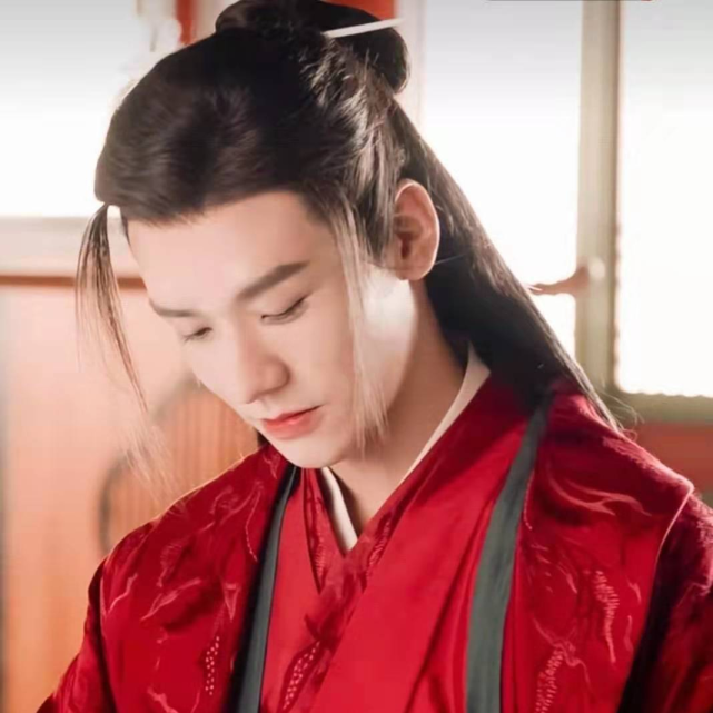 红衣古装男神,肖战竟然不是最美的,"司藤"中的他也上榜了|山河令|龚俊