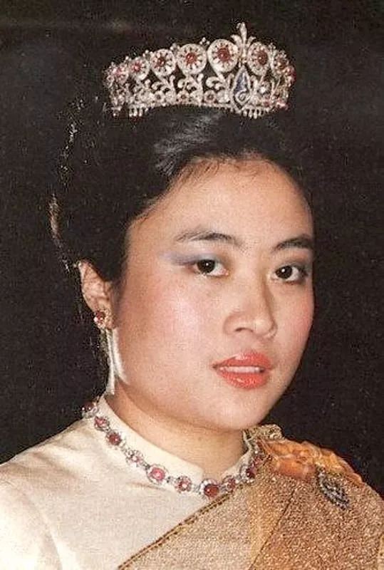 泰王玛哈王妃图片