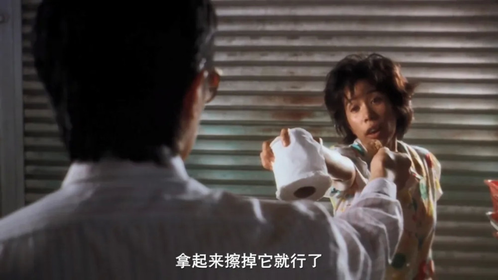 于是,当史提芬周发现面里大肠有猪粪,双刀火鸡满不在乎递过一卷手纸