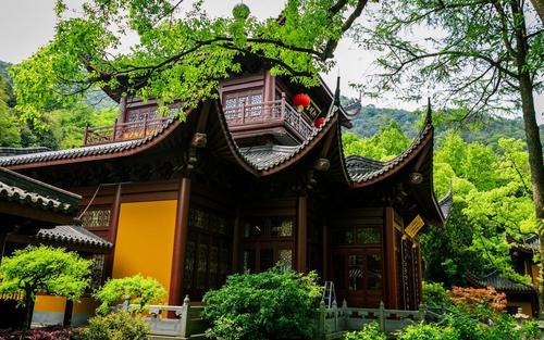 杭州灵隐寺一副对联悬挂了1700年帮助无数人摆脱人生迷茫