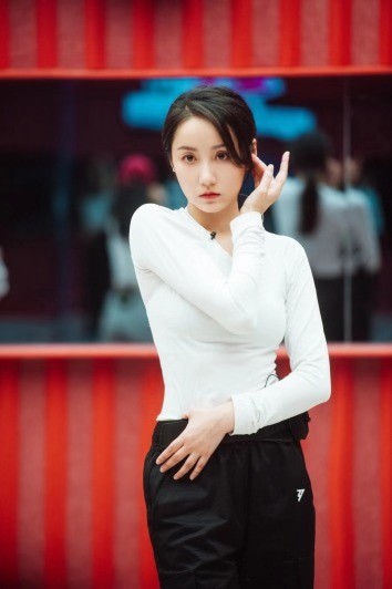 上游对话姐姐2吕一重庆妹子不怕输不服输请期待我的成团夜表现