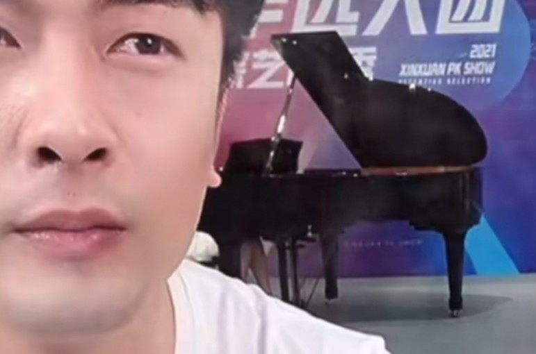 辛巴又哭了!情绪崩溃哭诉压力太大,称自己一言九鼎言出必行