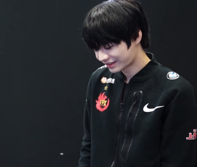 fpx选手采访:小天劝说粉丝离开"巴黎",刘青松喊话小明