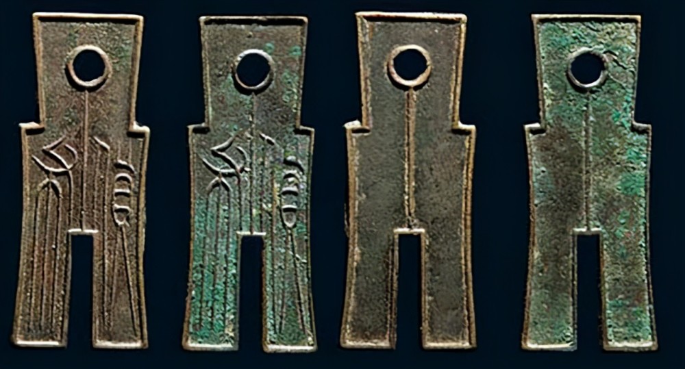 从此,中央就对钱币的形状以及制造权形成统一.