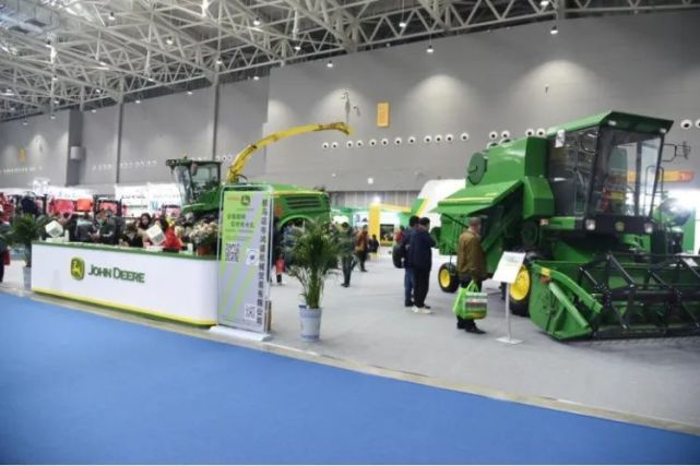 2021全国农业机械及零部件展览会在驻马店开展首日人气火爆