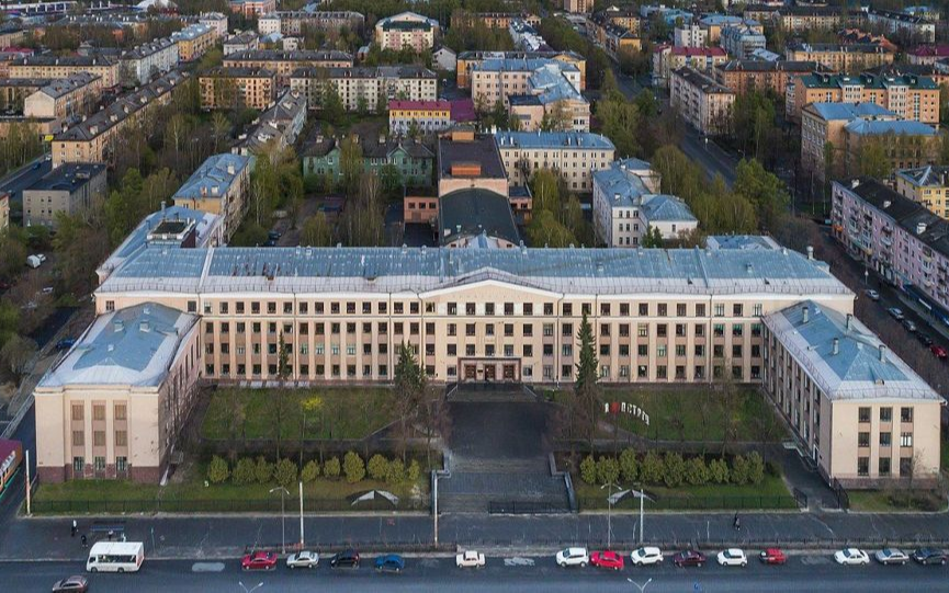 俄罗斯彼得罗扎沃茨克国立大学新闻办发布消息称,该校出版社出版了由
