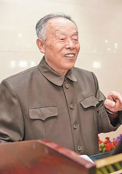 国医大师王烈退休后坚持出诊三十载当了60余年的儿科医生