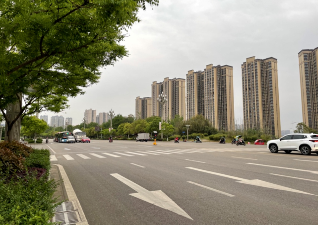 学党史办实事城东新区管委会群众诉求及时办通行安全赢点赞