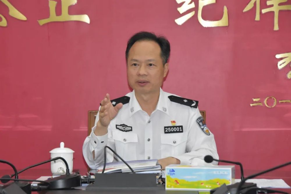 周岳林在智慧交通应用建设洽谈会上强调优化交通环境还路于民还路于行