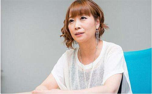 隐藏在第七班身后的人,她凭借鸣人成为"声优界"大神级人物