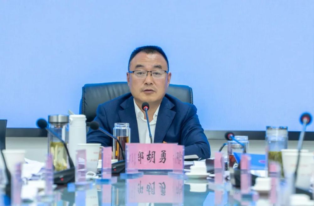 郑胡勇主持召开县政府第71次常务会议