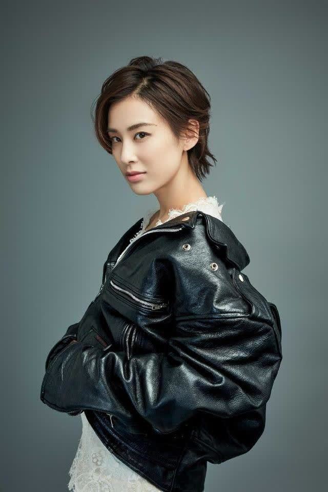 她曾经带资进组在父亲宣告破产之后昔日霸屏女主不复存在