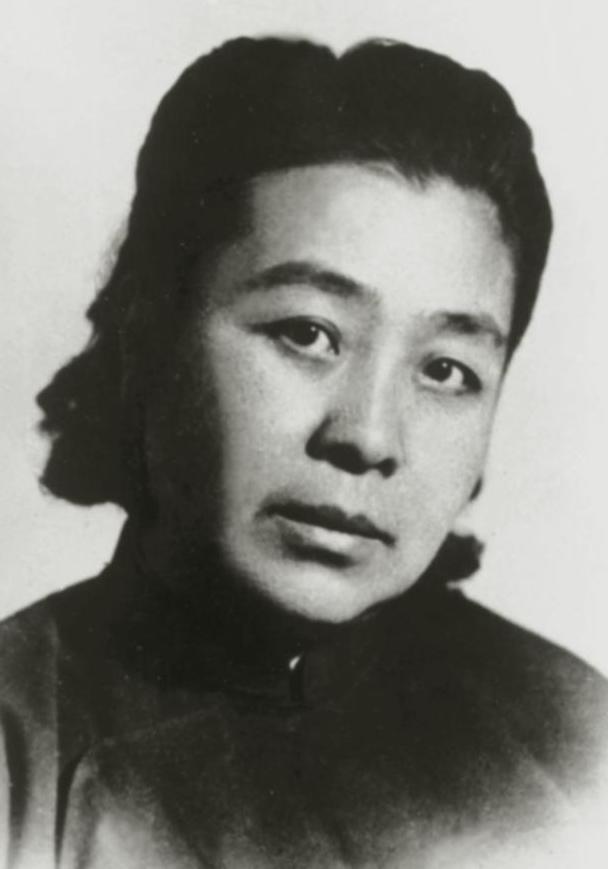 丁玲:被囚禁狱中3年,与叛徒嫌疑人同床共枕,狱中生下一名女婴_腾讯