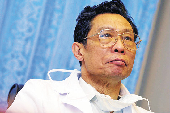 从青丝到白发从抗击非典到新冠战疫钟南山打了两场逆行之战