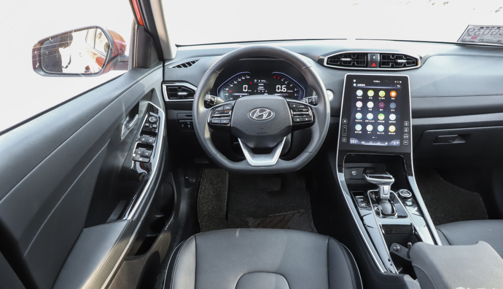 10万元左右的韩系紧凑suv内饰紧随潮流现代ix25实测