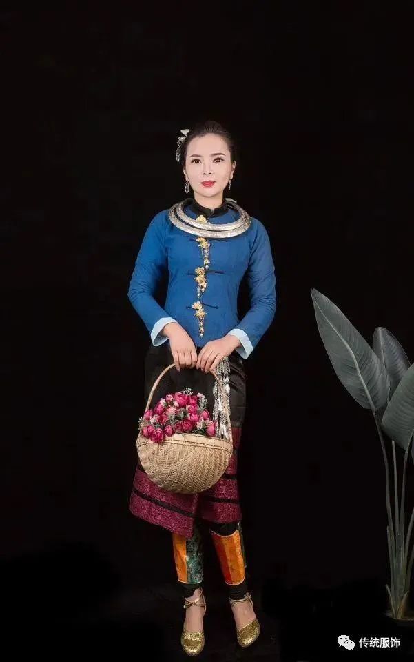 傣泰掸老从传统走向改良的瑞丽傣族服饰修正版