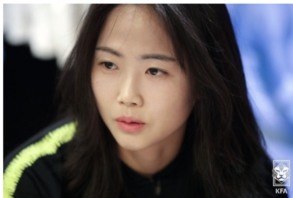 分别为切尔西女足的池笑然,热刺女足的赵昭贤和布莱顿女足的李金玟