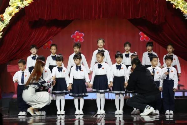关于艺术清单小红花导演韩延给了一个标准答案