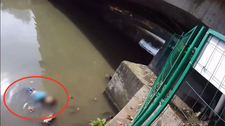 杭州一20岁女孩因父母弃养打工养三个弟妹因不堪重负跳河轻生