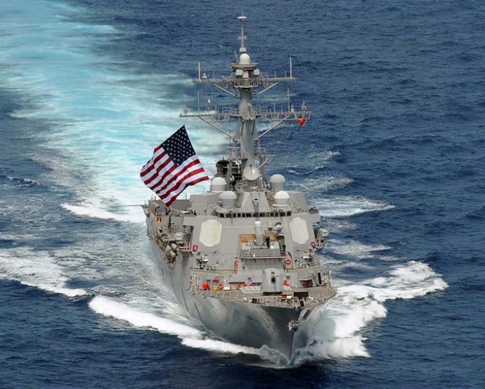 给美军航母打头阵美驱逐舰再次穿越台海东部战区全程跟踪