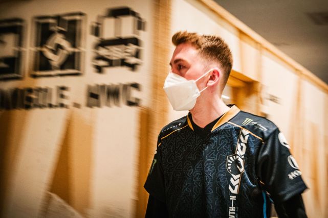 而李逵战队的ibiza将这一技法发扬光大,并通过直播平台直观地展示给了