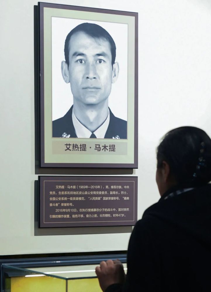 我在现场·照片背后的故事|英雄,你放心吧_腾讯新闻