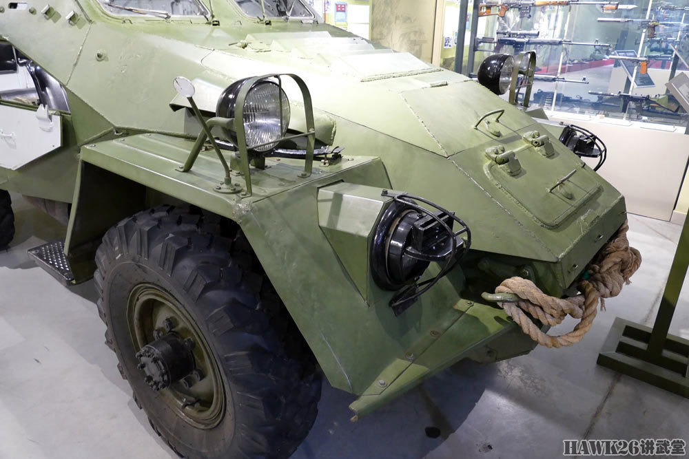 图说:btr-40装甲运兵车 外形酷似德国型号 车内空间小见缝插人_腾讯